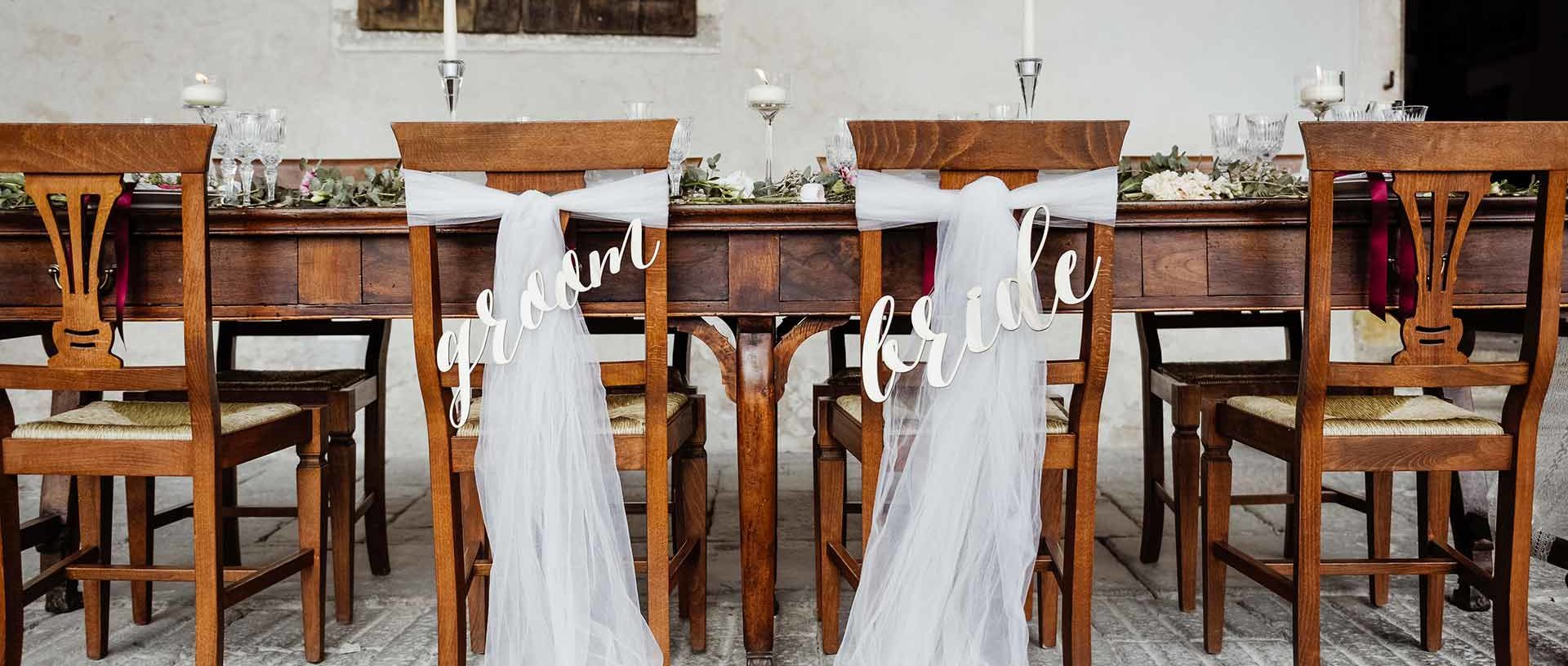 sedie sposi tavola matrimonio